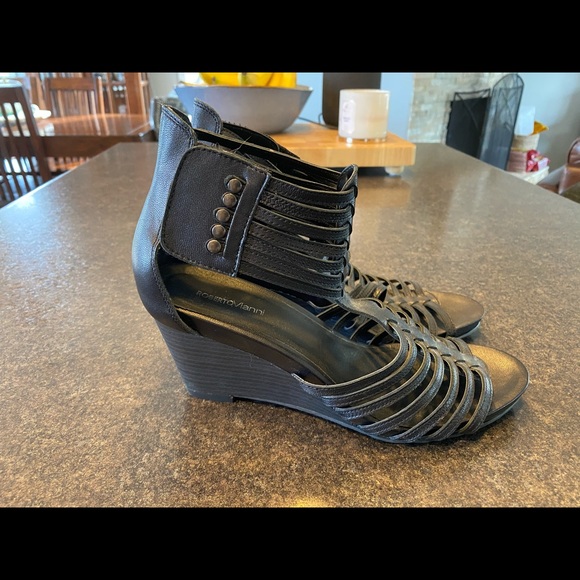 NWOT Black Leather Wedges - Picture 4 of 4